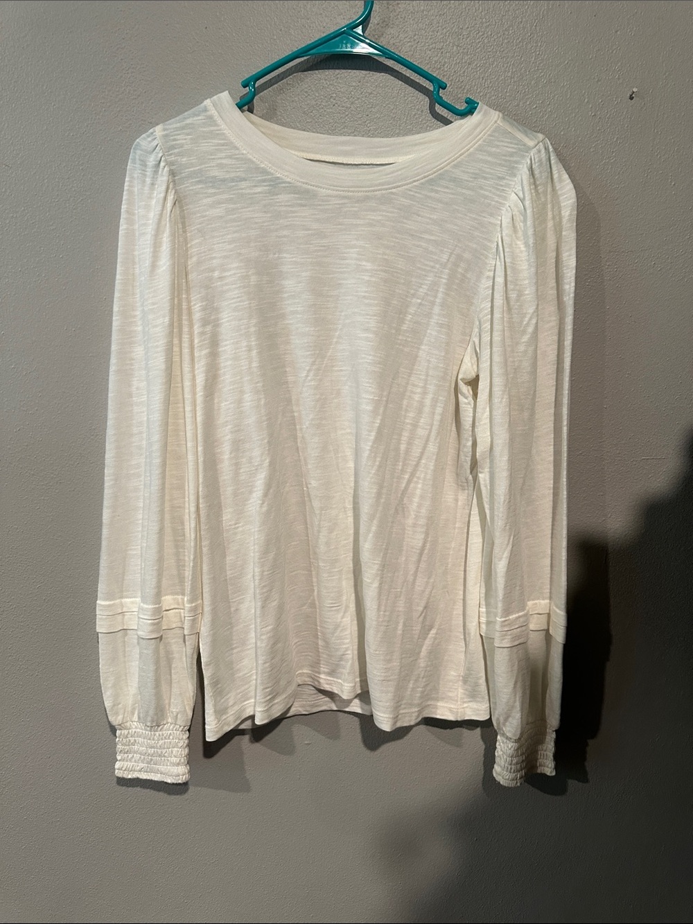 LOFT Women’s Cream Long-Sleeve Lightweight Top